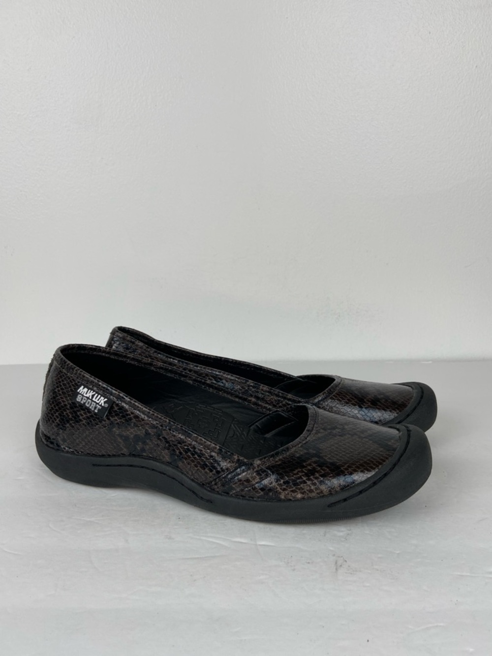 Muk‎ Luks Women's Slip On Shoes Sz 10 Brown Snake Print Cushioned Sport Outdoor
